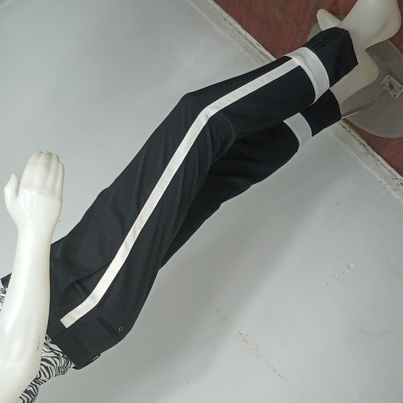 CLAVINKLEIN205W39NYC - Picture 8 of 9